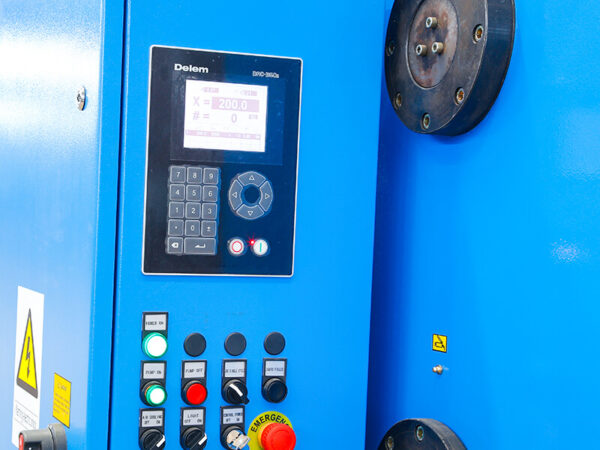 Máy cắt góc thay đổi - Guillotine Q11K - Ảnh 3