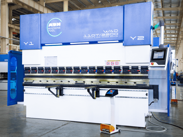 Máy chấn điện thủy lực CNC 15 Máy chấn điện thủy lực CNC - Ảnh 2