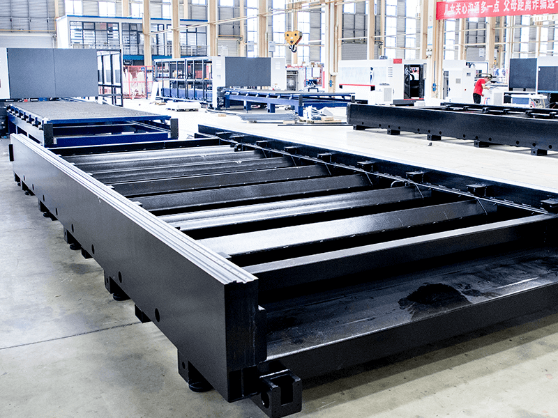 Máy cắt laser sợi quang tấm ống tích hợp có tủ quây ULET 11 Máy cắt laser sợi quang tấm ống tích hợp có tủ quây ULET - Ảnh 11