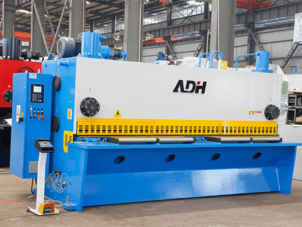 Máy cắt góc thay đổi - Guillotine Q11K - Ảnh 2